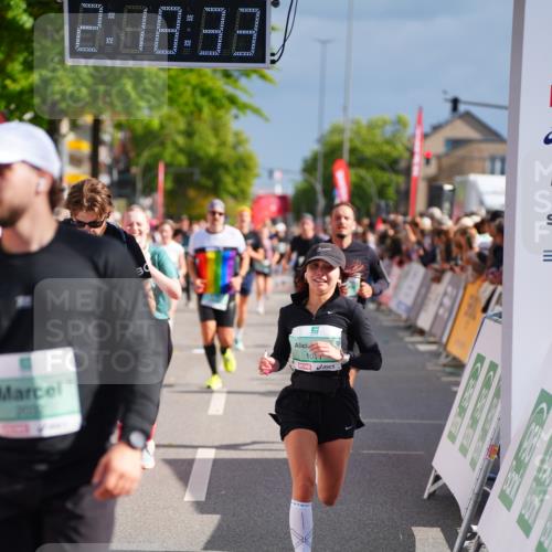 20.09.2026 - PSD Bank Halbmarathon LAZAROV Photography http://msf.ph/oto/10536658 20.09.2026 12:18:32 Ziel 1011, 2032, 2413, 2628, 3806, 4049, 4159, 4370 meine-sportfotos.de