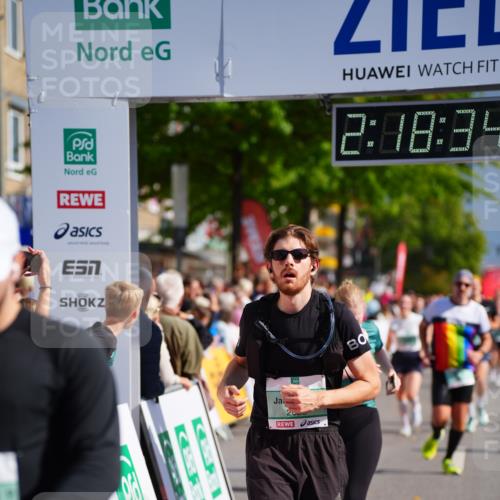 20.09.2026 - PSD Bank Halbmarathon LAZAROV Photography http://msf.ph/oto/10536673 20.09.2026 12:18:34 Ziel 1011, 1270, 2032, 2413, 2628, 2867, 3409, 3806, 3875, 4049, 4159, 4370 meine-sportfotos.de