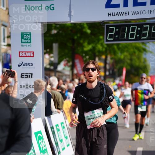 20.09.2026 - PSD Bank Halbmarathon LAZAROV Photography http://msf.ph/oto/10536677 20.09.2026 12:18:34 Ziel 1011, 1270, 2032, 2413, 2628, 2867, 3409, 3806, 3875, 4049, 4159, 4370 meine-sportfotos.de