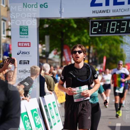 20.09.2026 - PSD Bank Halbmarathon LAZAROV Photography http://msf.ph/oto/10536679 20.09.2026 12:18:34 Ziel 1011, 1270, 2032, 2413, 2628, 2867, 3409, 3806, 3875, 4049, 4159, 4370 meine-sportfotos.de