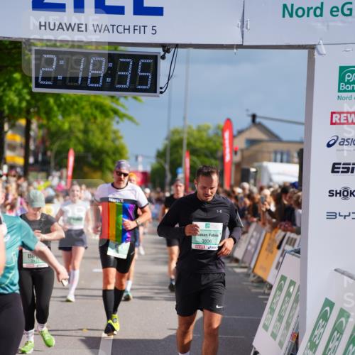 20.09.2026 - PSD Bank Halbmarathon LAZAROV Photography http://msf.ph/oto/10536683 20.09.2026 12:18:35 Ziel 1011, 1270, 2032, 2413, 2628, 2867, 3409, 3806, 3875, 4049, 4159, 4370 meine-sportfotos.de
