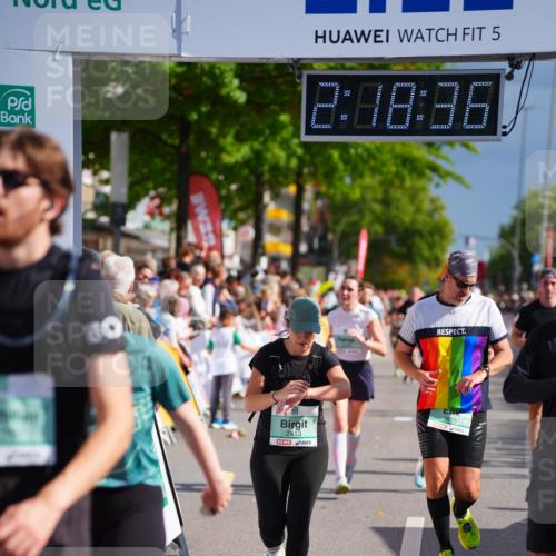 20.09.2026 - PSD Bank Halbmarathon LAZAROV Photography http://msf.ph/oto/10536696 20.09.2026 12:18:36 Ziel 1011, 1270, 2032, 2121, 2413, 2628, 2867, 3084, 3409, 3806, 3875, 4049, 4159 meine-sportfotos.de