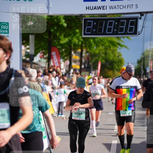 20.09.2026 - PSD Bank Halbmarathon LAZAROV Photography http://msf.ph/oto/10536699 20.09.2026 12:18:36 Ziel 1011, 1270, 2032, 2121, 2413, 2628, 2867, 3084, 3409, 3806, 3875, 4049, 4159 meine-sportfotos.de