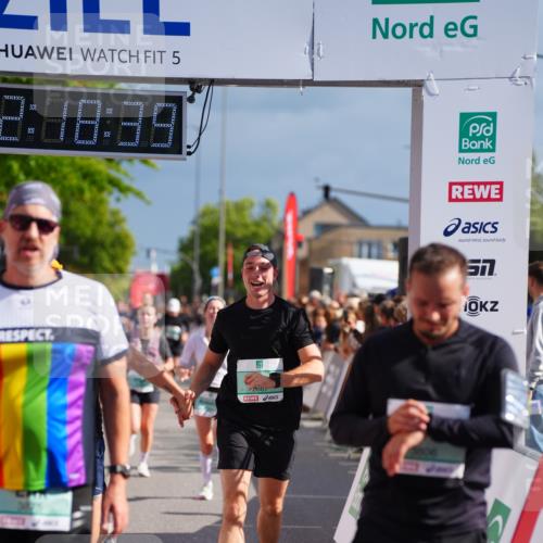 20.09.2026 - PSD Bank Halbmarathon LAZAROV Photography http://msf.ph/oto/10536726 20.09.2026 12:18:38 Ziel 1011, 1270, 2121, 2413, 2628, 2867, 3084, 3409, 3540, 3806, 3875, 4159 meine-sportfotos.de