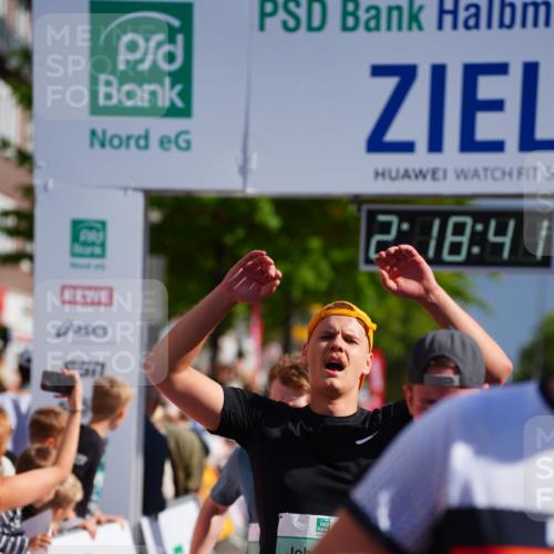 20.09.2026 - PSD Bank Halbmarathon LAZAROV Photography http://msf.ph/oto/10536736 20.09.2026 12:18:41 Ziel 1011, 1270, 1424, 1425, 2121, 2137, 2413, 2628, 2867, 3084, 3409, 3540, 3806, 3875, 4159 meine-sportfotos.de