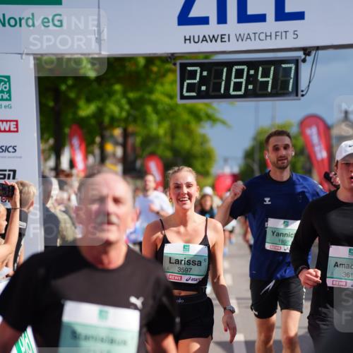 20.09.2026 - PSD Bank Halbmarathon LAZAROV Photography http://msf.ph/oto/10536763 20.09.2026 12:18:47 Ziel 1424, 1425, 1694, 1998, 2121, 2137, 2912, 3084, 3540, 3597, 3616, 3736 meine-sportfotos.de