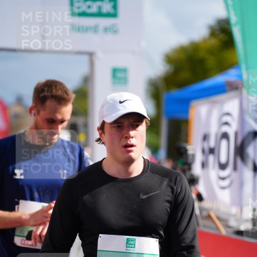 20.09.2026 - PSD Bank Halbmarathon LAZAROV Photography http://msf.ph/oto/10536785 20.09.2026 12:18:49 Ziel 1223, 1424, 1425, 1694, 1998, 2137, 2912, 3540, 3597, 3616, 3736 meine-sportfotos.de