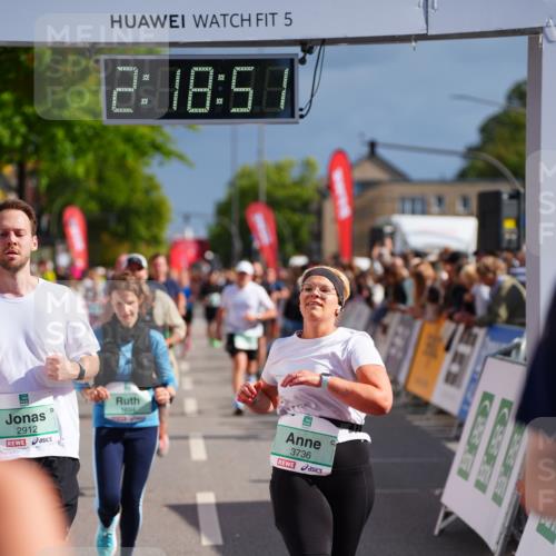 20.09.2026 - PSD Bank Halbmarathon LAZAROV Photography http://msf.ph/oto/10536798 20.09.2026 12:18:50 Ziel 1223, 1424, 1425, 1694, 1998, 2137, 2912, 3597, 3616, 3736 meine-sportfotos.de