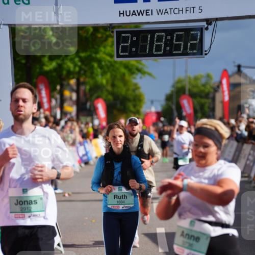 20.09.2026 - PSD Bank Halbmarathon LAZAROV Photography http://msf.ph/oto/10536807 20.09.2026 12:18:51 Ziel 1223, 1424, 1425, 1694, 1998, 2137, 2912, 3082, 3252, 3597, 3616, 3736 meine-sportfotos.de