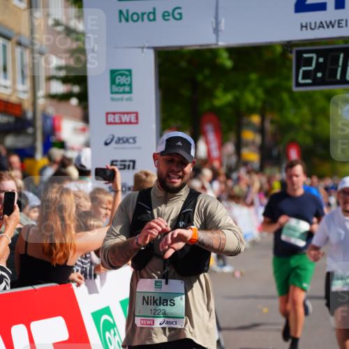 20.09.2026 - PSD Bank Halbmarathon LAZAROV Photography http://msf.ph/oto/10536816 20.09.2026 12:18:54 Ziel 1223, 1694, 1998, 2912, 2936, 3082, 3252, 3597, 3616, 3736, 4693 meine-sportfotos.de