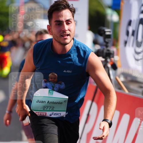 20.09.2026 - PSD Bank Halbmarathon LAZAROV Photography http://msf.ph/oto/10536908 20.09.2026 12:19:05 Ziel 1489, 2772, 2812, 2876, 2911, 3384, 3637, 3763, 4086, 4693 meine-sportfotos.de