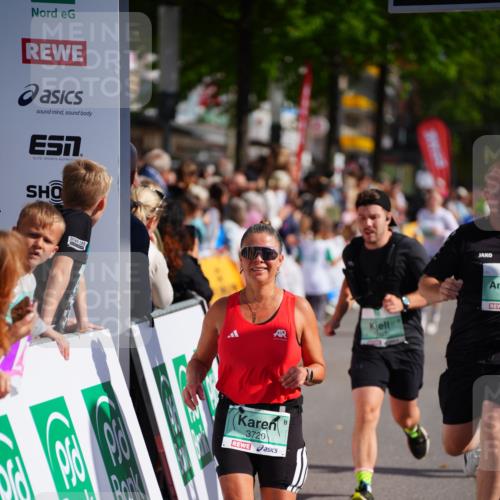 20.09.2026 - PSD Bank Halbmarathon LAZAROV Photography http://msf.ph/oto/10537020 20.09.2026 12:19:17 Ziel 1283, 1997, 2312, 3290, 3357, 3717, 3720, 4086, 4338 meine-sportfotos.de