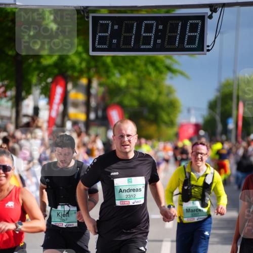 20.09.2026 - PSD Bank Halbmarathon LAZAROV Photography http://msf.ph/oto/10537027 20.09.2026 12:19:17 Ziel 1283, 1997, 2312, 3290, 3357, 3717, 3720, 4086, 4338 meine-sportfotos.de
