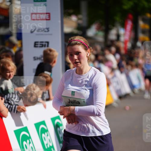 20.09.2026 - PSD Bank Halbmarathon LAZAROV Photography http://msf.ph/oto/10537066 20.09.2026 12:19:23 Ziel 1276, 1997, 2312, 3357, 3717, 3720 meine-sportfotos.de