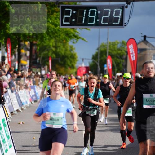 20.09.2026 - PSD Bank Halbmarathon LAZAROV Photography http://msf.ph/oto/10537084 20.09.2026 12:19:28 Ziel 1276, 1461, 2513, 2921, 4383, 4682 meine-sportfotos.de