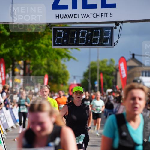 20.09.2026 - PSD Bank Halbmarathon LAZAROV Photography http://msf.ph/oto/10537134 20.09.2026 12:19:32 Ziel 1351, 1461, 2214, 2513, 2921, 4383, 4682 meine-sportfotos.de