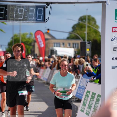 20.09.2026 - PSD Bank Halbmarathon LAZAROV Photography http://msf.ph/oto/10537192 20.09.2026 12:19:37 Ziel 1351, 1877, 2214, 2242, 2513, 3581, 3974, 4033, 4383, 4682, 4726 meine-sportfotos.de