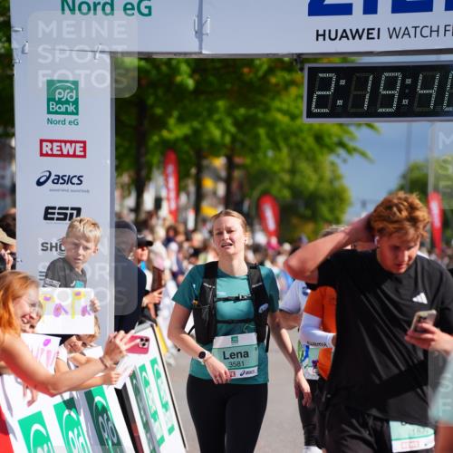 20.09.2026 - PSD Bank Halbmarathon LAZAROV Photography http://msf.ph/oto/10537216 20.09.2026 12:19:39 Ziel 1351, 1877, 2214, 2242, 3581, 3974, 4033, 4726 meine-sportfotos.de