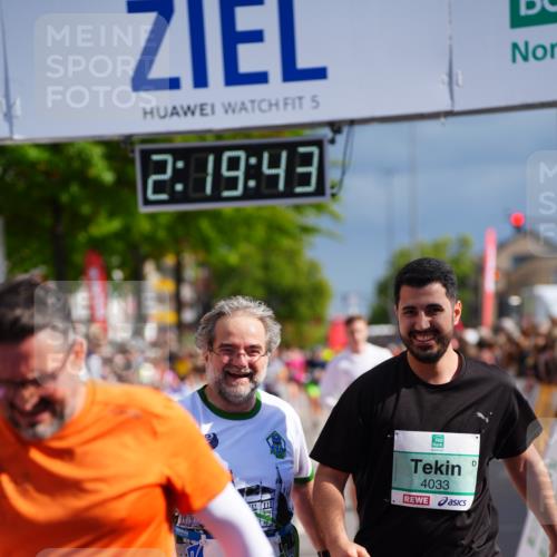 20.09.2026 - PSD Bank Halbmarathon LAZAROV Photography http://msf.ph/oto/10537231 20.09.2026 12:19:43 Ziel 1351, 1877, 2242, 3581, 3974, 4033, 4726, 4732 meine-sportfotos.de