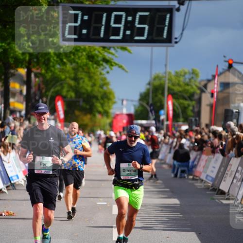 20.09.2026 - PSD Bank Halbmarathon LAZAROV Photography http://msf.ph/oto/10537284 20.09.2026 12:19:50 Ziel 3180, 3288, 4732 meine-sportfotos.de