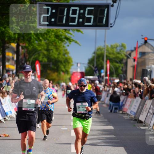 20.09.2026 - PSD Bank Halbmarathon LAZAROV Photography http://msf.ph/oto/10537290 20.09.2026 12:19:50 Ziel 3180, 3288, 4732 meine-sportfotos.de