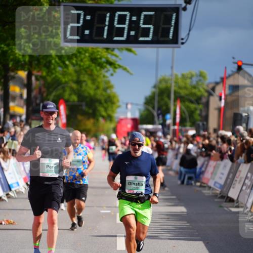 20.09.2026 - PSD Bank Halbmarathon LAZAROV Photography http://msf.ph/oto/10537295 20.09.2026 12:19:50 Ziel 3180, 3288, 4732 meine-sportfotos.de