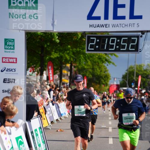 20.09.2026 - PSD Bank Halbmarathon LAZAROV Photography http://msf.ph/oto/10537317 20.09.2026 12:19:52 Ziel 2549, 3180, 3288, 4732 meine-sportfotos.de