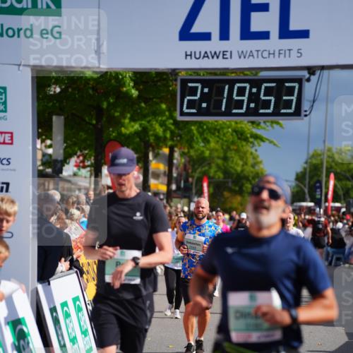 20.09.2026 - PSD Bank Halbmarathon LAZAROV Photography http://msf.ph/oto/10537332 20.09.2026 12:19:53 Ziel 1777, 2549, 3180, 3288, 4732 meine-sportfotos.de