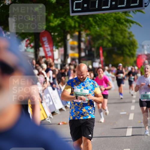 20.09.2026 - PSD Bank Halbmarathon LAZAROV Photography http://msf.ph/oto/10537338 20.09.2026 12:19:54 Ziel 1777, 2549, 3180, 3288 meine-sportfotos.de