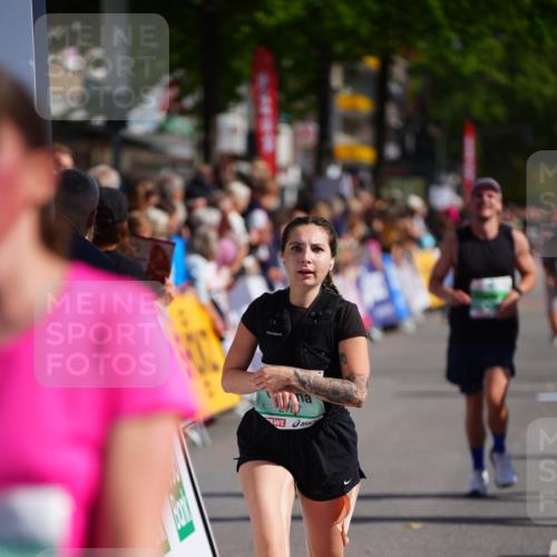 20.09.2026 - PSD Bank Halbmarathon LAZAROV Photography http://msf.ph/oto/10537413 20.09.2026 12:20:02 Ziel 1323, 1777, 2436, 2549, 2787, 3688, 4626 meine-sportfotos.de