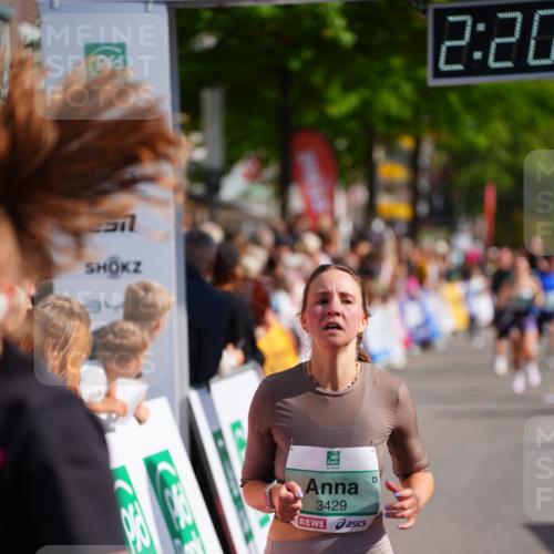 20.09.2026 - PSD Bank Halbmarathon LAZAROV Photography http://msf.ph/oto/10537526 20.09.2026 12:20:09 Ziel 1323, 2787, 3429, 3688, 3735, 4626, 4689 meine-sportfotos.de