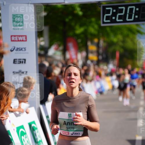 20.09.2026 - PSD Bank Halbmarathon LAZAROV Photography http://msf.ph/oto/10537531 20.09.2026 12:20:09 Ziel 1323, 2787, 3429, 3688, 3735, 4626, 4689 meine-sportfotos.de