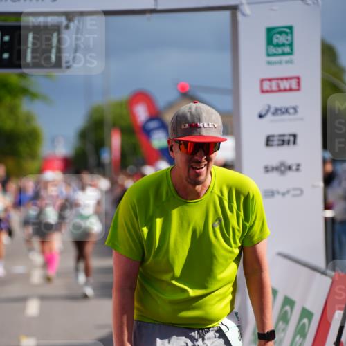 20.09.2026 - PSD Bank Halbmarathon LAZAROV Photography http://msf.ph/oto/10537542 20.09.2026 12:20:10 Ziel 1323, 2787, 3429, 3688, 3735, 4085, 4626, 4689 meine-sportfotos.de