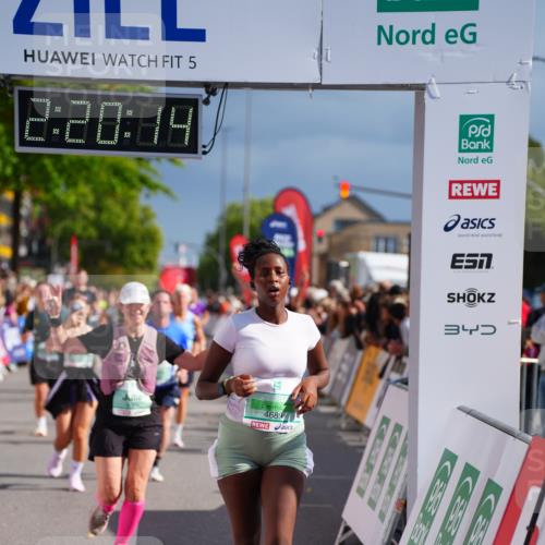20.09.2026 - PSD Bank Halbmarathon LAZAROV Photography http://msf.ph/oto/10537557 20.09.2026 12:20:14 Ziel 2737, 2933, 3085, 3429, 3688, 3735, 4085, 4689 meine-sportfotos.de