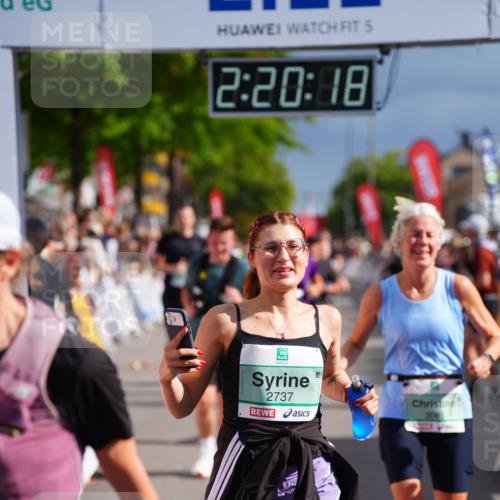 20.09.2026 - PSD Bank Halbmarathon LAZAROV Photography http://msf.ph/oto/10537642 20.09.2026 12:20:18 Ziel 1021, 1261, 1628, 1755, 1892, 2737, 2933, 3085, 4085, 4228, 4270, 4689 meine-sportfotos.de