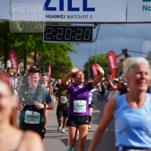 20.09.2026 - PSD Bank Halbmarathon LAZAROV Photography http://msf.ph/oto/10537661 20.09.2026 12:20:19 Ziel 1021, 1261, 1628, 1755, 1892, 2737, 2933, 3085, 4085, 4228, 4270, 4689 meine-sportfotos.de