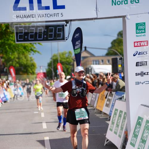 20.09.2026 - PSD Bank Halbmarathon LAZAROV Photography http://msf.ph/oto/10537910 20.09.2026 12:20:34 Ziel 1294, 2351, 2741, 3097, 3217, 4237, 4754 meine-sportfotos.de