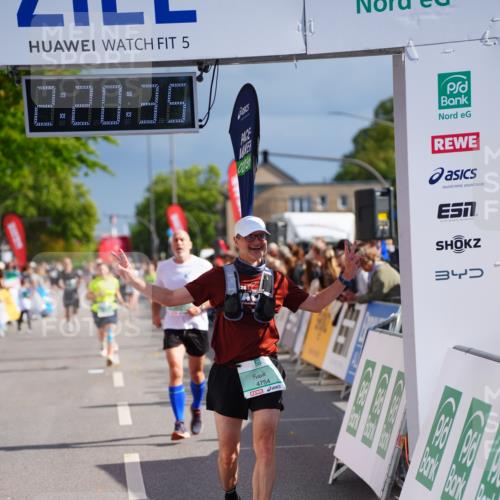 20.09.2026 - PSD Bank Halbmarathon LAZAROV Photography http://msf.ph/oto/10537917 20.09.2026 12:20:34 Ziel 1294, 2351, 2741, 3097, 3217, 4237, 4754 meine-sportfotos.de
