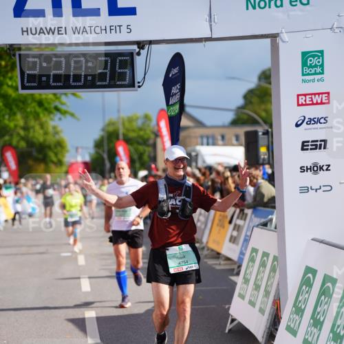 20.09.2026 - PSD Bank Halbmarathon LAZAROV Photography http://msf.ph/oto/10537923 20.09.2026 12:20:34 Ziel 1294, 2351, 2741, 3097, 3217, 4237, 4754 meine-sportfotos.de