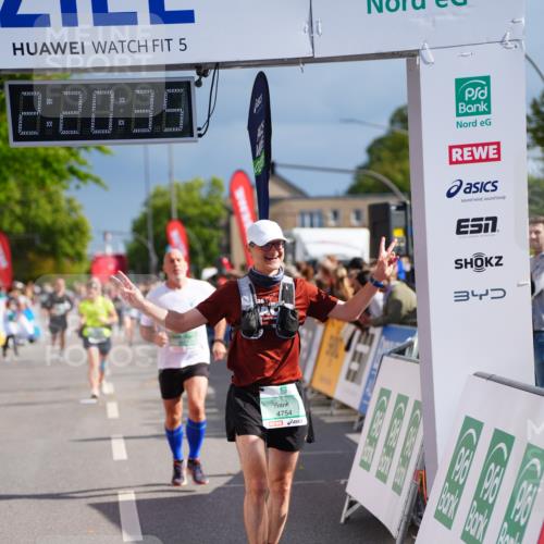 20.09.2026 - PSD Bank Halbmarathon LAZAROV Photography http://msf.ph/oto/10537935 20.09.2026 12:20:35 Ziel 1294, 2351, 2741, 3097, 3217, 4237, 4754 meine-sportfotos.de