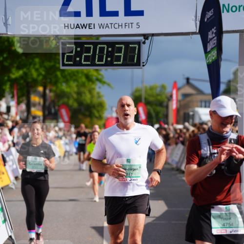 20.09.2026 - PSD Bank Halbmarathon LAZAROV Photography http://msf.ph/oto/10537957 20.09.2026 12:20:37 Ziel 1294, 2351, 2741, 3097, 3217, 4125, 4754 meine-sportfotos.de