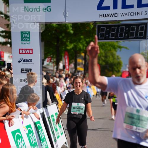 20.09.2026 - PSD Bank Halbmarathon LAZAROV Photography http://msf.ph/oto/10537991 20.09.2026 12:20:38 Ziel 1127, 2351, 2741, 3217, 4125, 4754 meine-sportfotos.de
