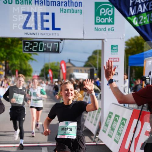 20.09.2026 - PSD Bank Halbmarathon LAZAROV Photography http://msf.ph/oto/10538141 20.09.2026 12:20:47 Ziel 1127, 2305, 2389, 3102, 3620, 3740, 4125, 4292 meine-sportfotos.de
