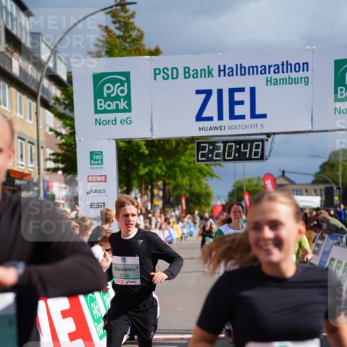 20.09.2026 - PSD Bank Halbmarathon LAZAROV Photography http://msf.ph/oto/10538174 20.09.2026 12:20:48 Ziel 1127, 2305, 2389, 3102, 3620, 3740, 4125, 4292, 4312 meine-sportfotos.de