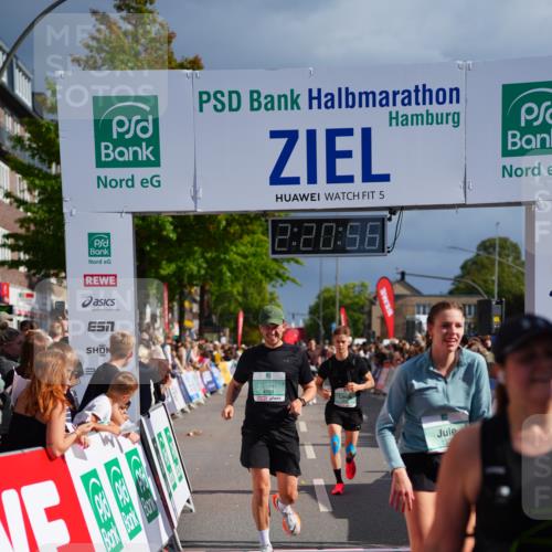 20.09.2026 - PSD Bank Halbmarathon LAZAROV Photography http://msf.ph/oto/10538329 20.09.2026 12:20:55 Ziel 1331, 2305, 3102, 3412, 3740, 4292, 4312, 4790 meine-sportfotos.de