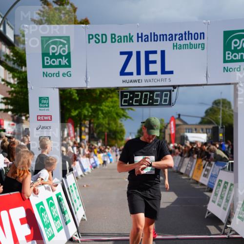 20.09.2026 - PSD Bank Halbmarathon LAZAROV Photography http://msf.ph/oto/10538342 20.09.2026 12:20:57 Ziel 1331, 3102, 3412, 4312, 4790 meine-sportfotos.de