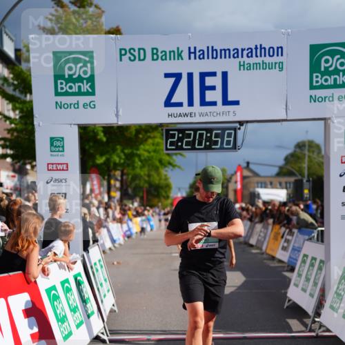 20.09.2026 - PSD Bank Halbmarathon LAZAROV Photography http://msf.ph/oto/10538349 20.09.2026 12:20:57 Ziel 1331, 3102, 3412, 4312, 4790 meine-sportfotos.de