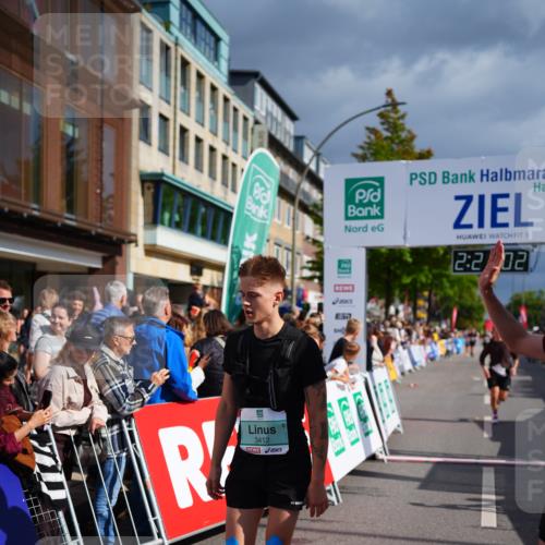 20.09.2026 - PSD Bank Halbmarathon LAZAROV Photography http://msf.ph/oto/10538372 20.09.2026 12:21:01 Ziel 1331, 3412, 4423, 4790 meine-sportfotos.de