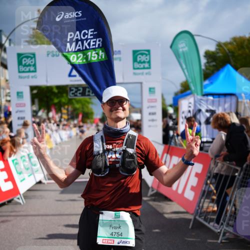 20.09.2026 - PSD Bank Halbmarathon LAZAROV Photography http://msf.ph/oto/10538443 20.09.2026 12:21:06 Ziel 4423 meine-sportfotos.de