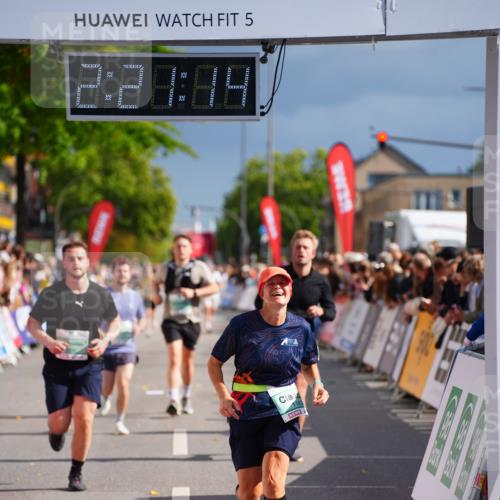 20.09.2026 - PSD Bank Halbmarathon LAZAROV Photography http://msf.ph/oto/10538496 20.09.2026 12:21:13 Ziel 1143, 1281, 2906, 2907 meine-sportfotos.de